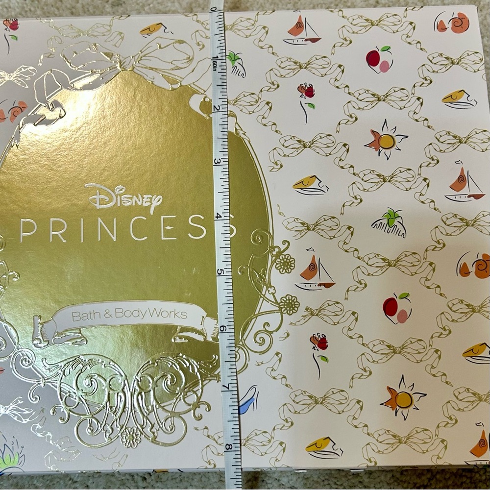 Bath and Body Works Disney Princess 7-piece Mini Fine Fragrance Mist Sampler - Picture 13 of 17